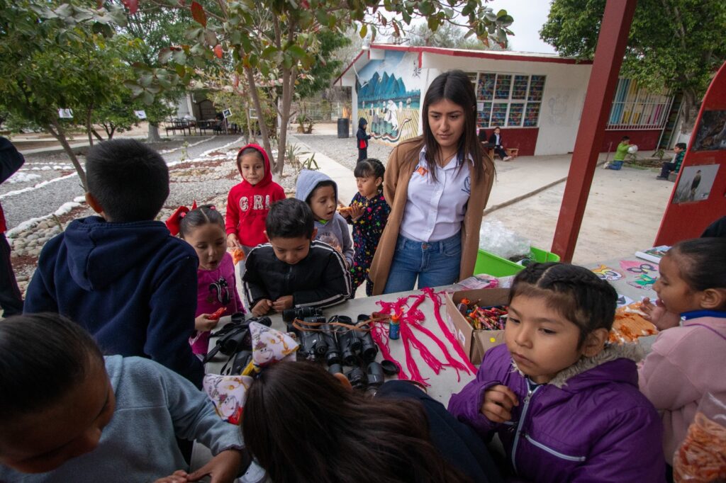 Promueve UAT actividades científicas para alumnas de escuelas