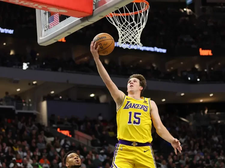 Lakers se impone 128-124 a Milwaukee en trepidante tiempo extra