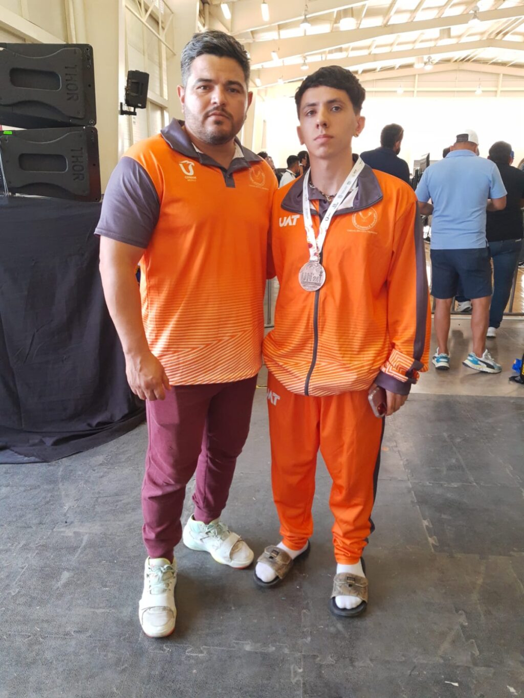 Cuelga bronce Grimany para la UAT en Luchas Universitarias