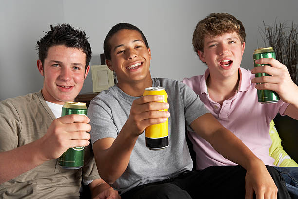 “Inaceptablemente “Consumo alto’ de alcohol en adolescentes : OMS