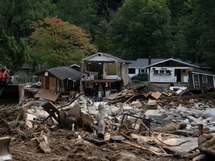 Huracán ‘Helene’ ya deja más de 200 muertos y millones en daños en EU