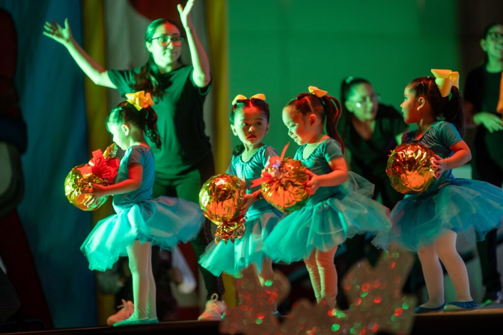 Celebra Familia UAT festival navideño en el Campus Victoria