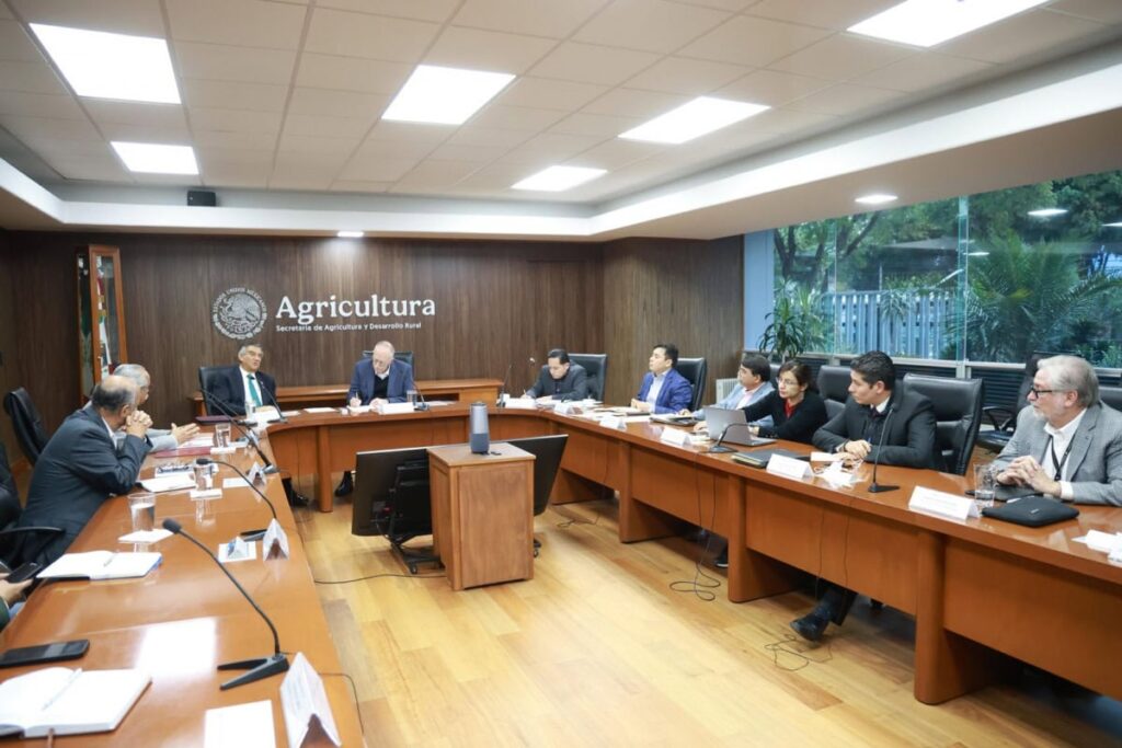 Gestiona gobernador apoyos para la agricultura y los productores de Tamaulipas