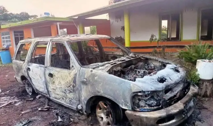 Queman camioneta de candidato a la alcaldía de Jilotepec, Veracruz