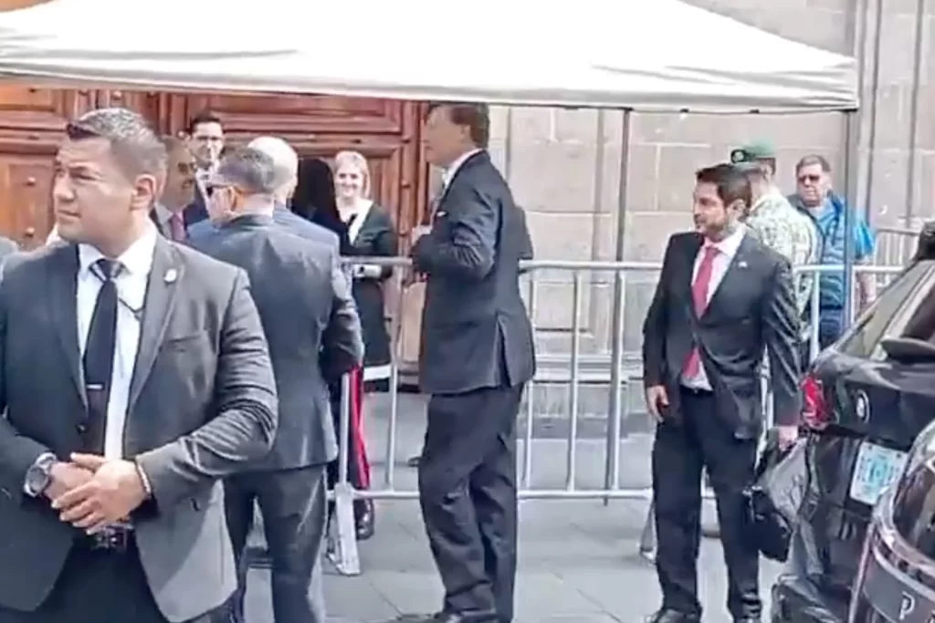 Sheinbaum recibe a Christopher Landau en Palacio Nacional