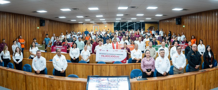 Más de 6 500 estudiantes de la UAT reciben beca