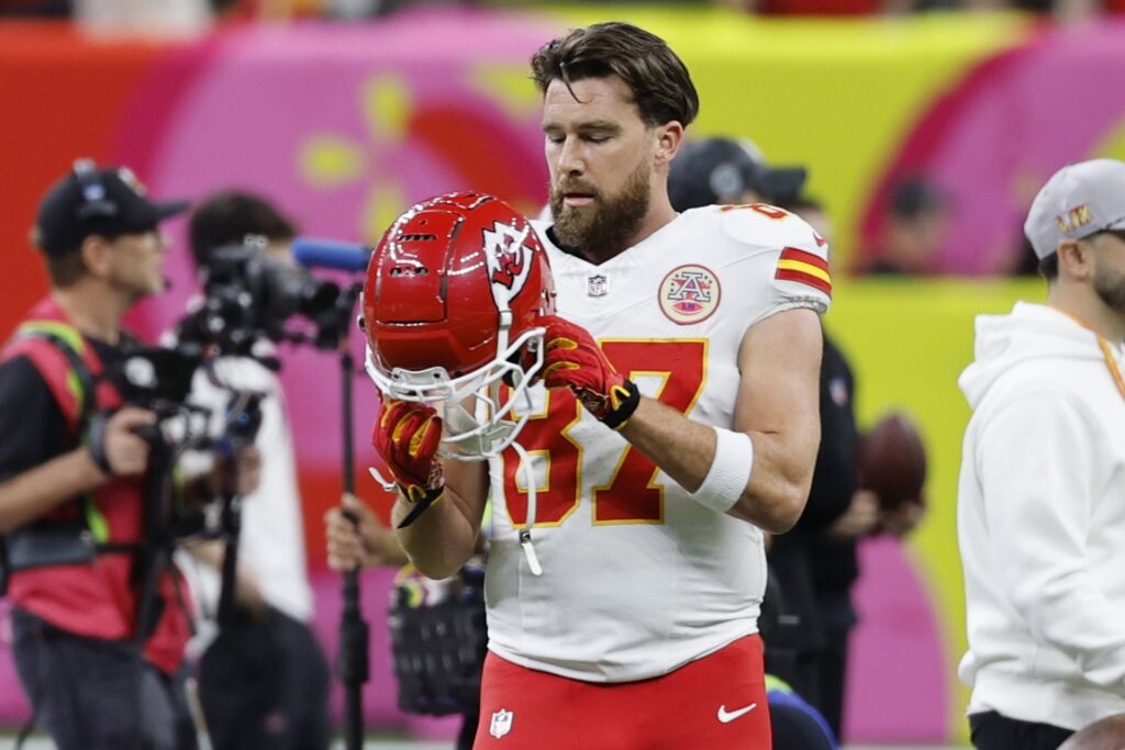 Travis Kelce acepta que su faceta de actor lo llevó al peor momento de su carrera