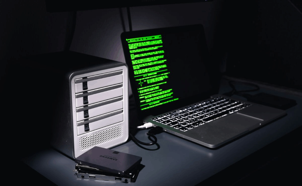 EE.UU. utilizará software de espionaje israelí para el control de la migración