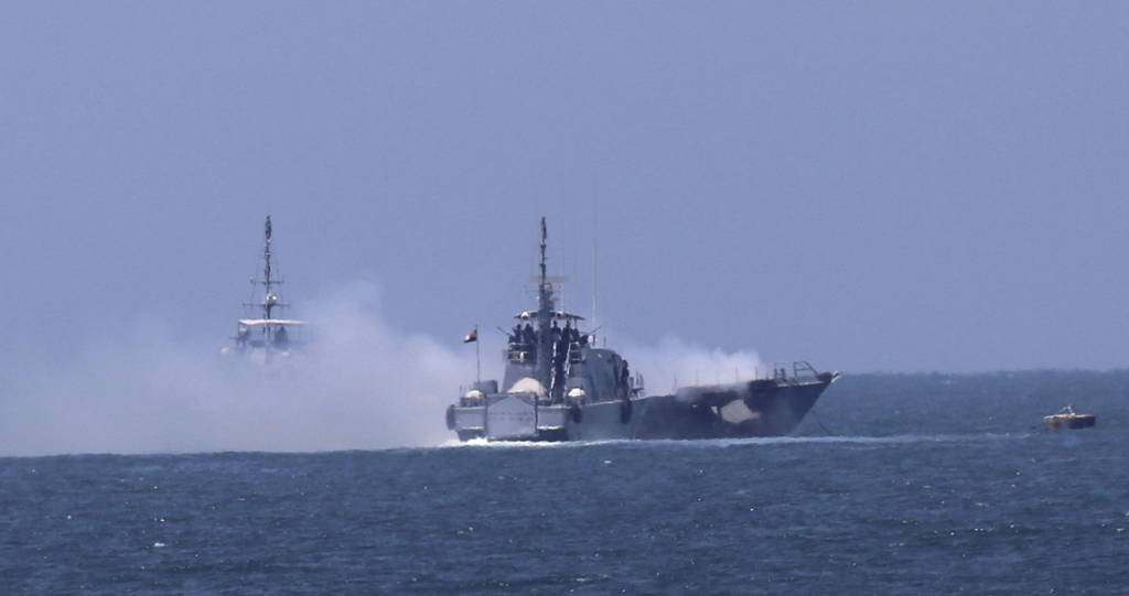 Lancha que recibió doble ataque estadounidense acompañaba un buque a Surinam, dice CNN