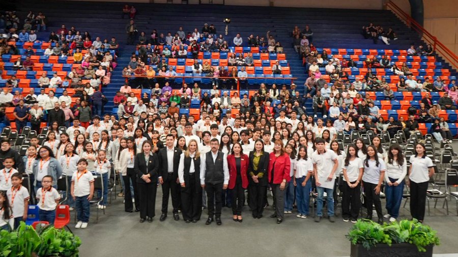 Entrega la UAT reconocimientos a estudiantes del CeINA